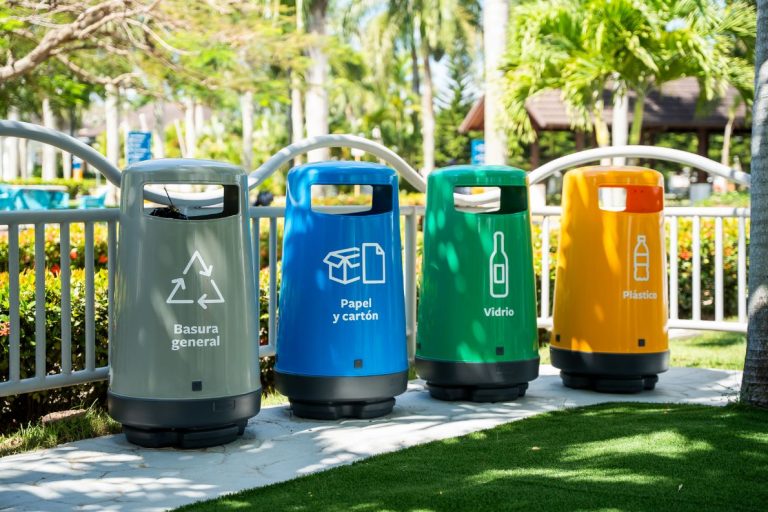 Banreservas_republica_dominicana_recycling_bins2