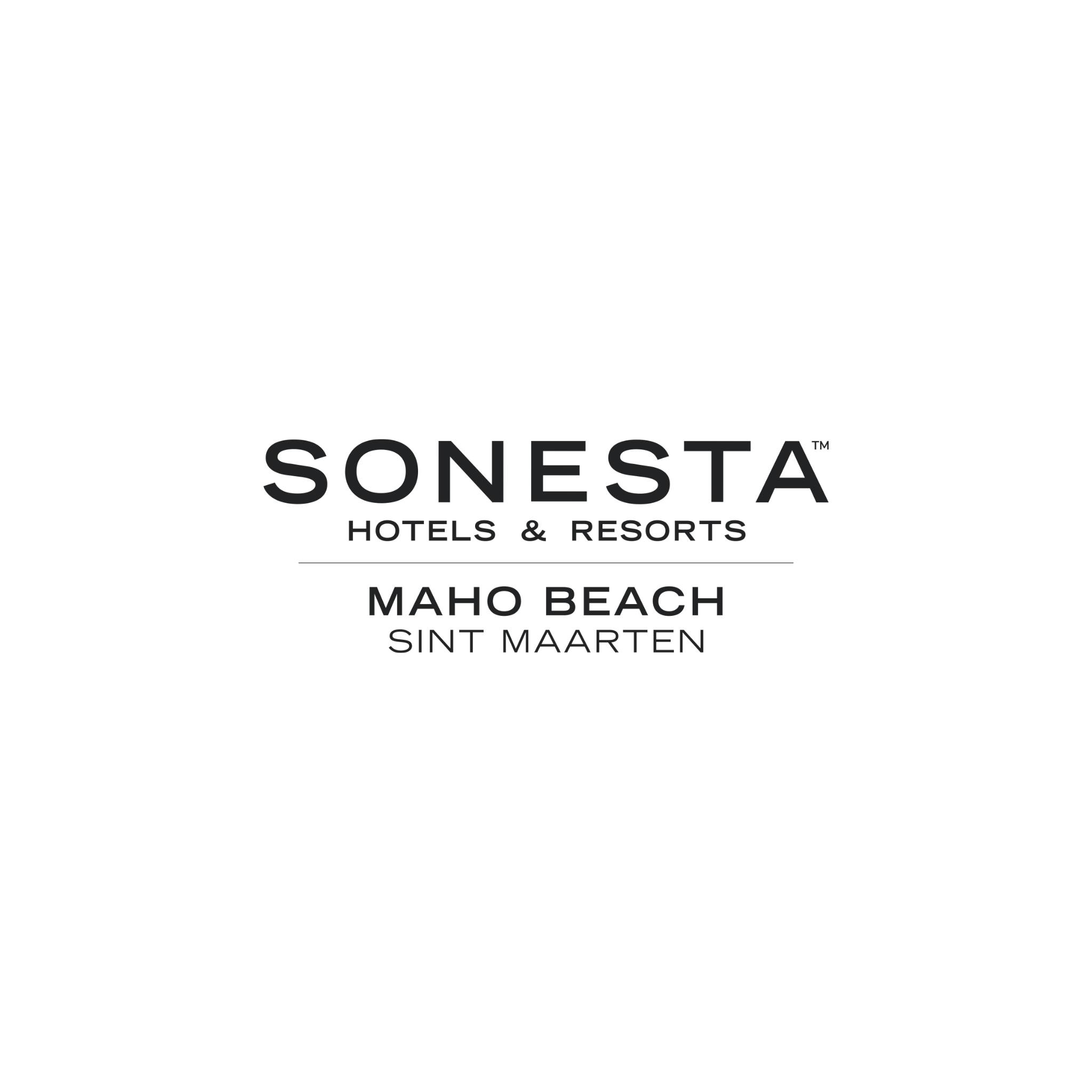 Maho Beach Sint Maarten_fitness_installation_logo